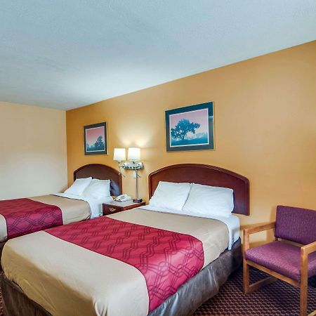 Econo Lodge Near Bluefield College Екстериор снимка