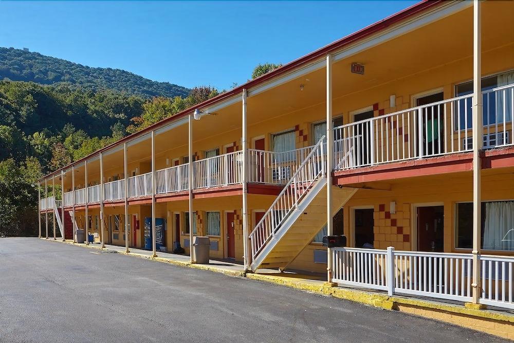 Econo Lodge Near Bluefield College Екстериор снимка