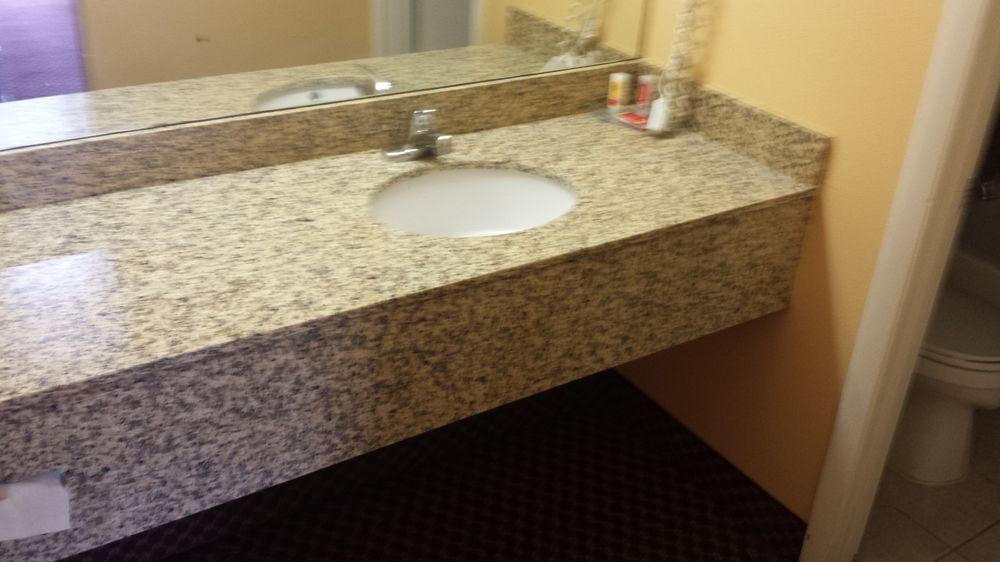 Econo Lodge Near Bluefield College Екстериор снимка