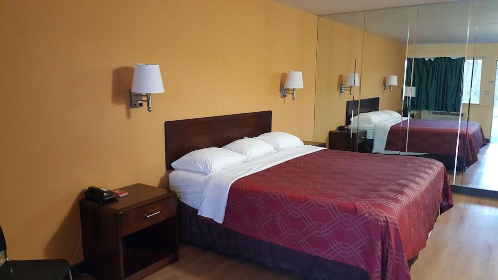 Econo Lodge Near Bluefield College Екстериор снимка