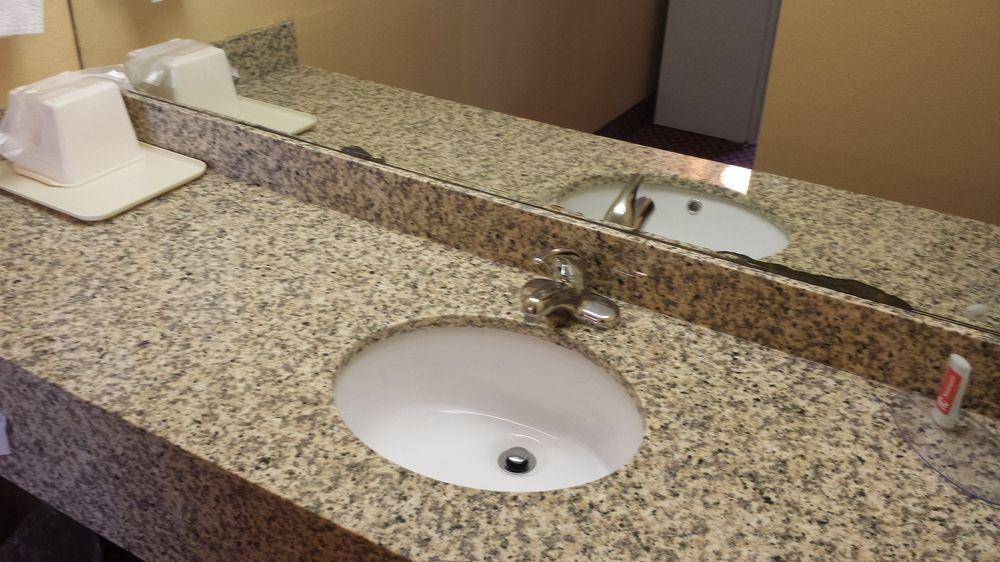 Econo Lodge Near Bluefield College Екстериор снимка