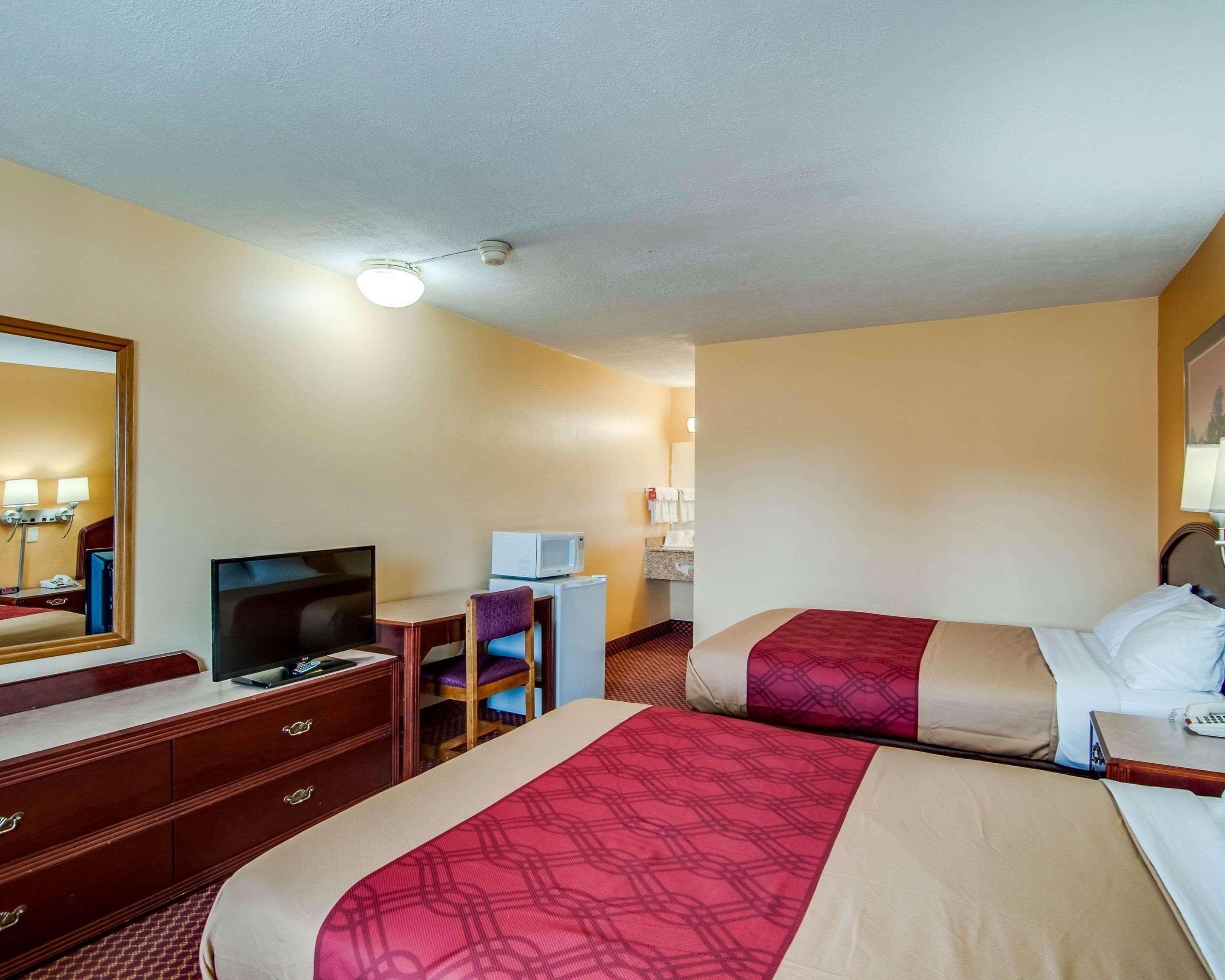 Econo Lodge Near Bluefield College Екстериор снимка