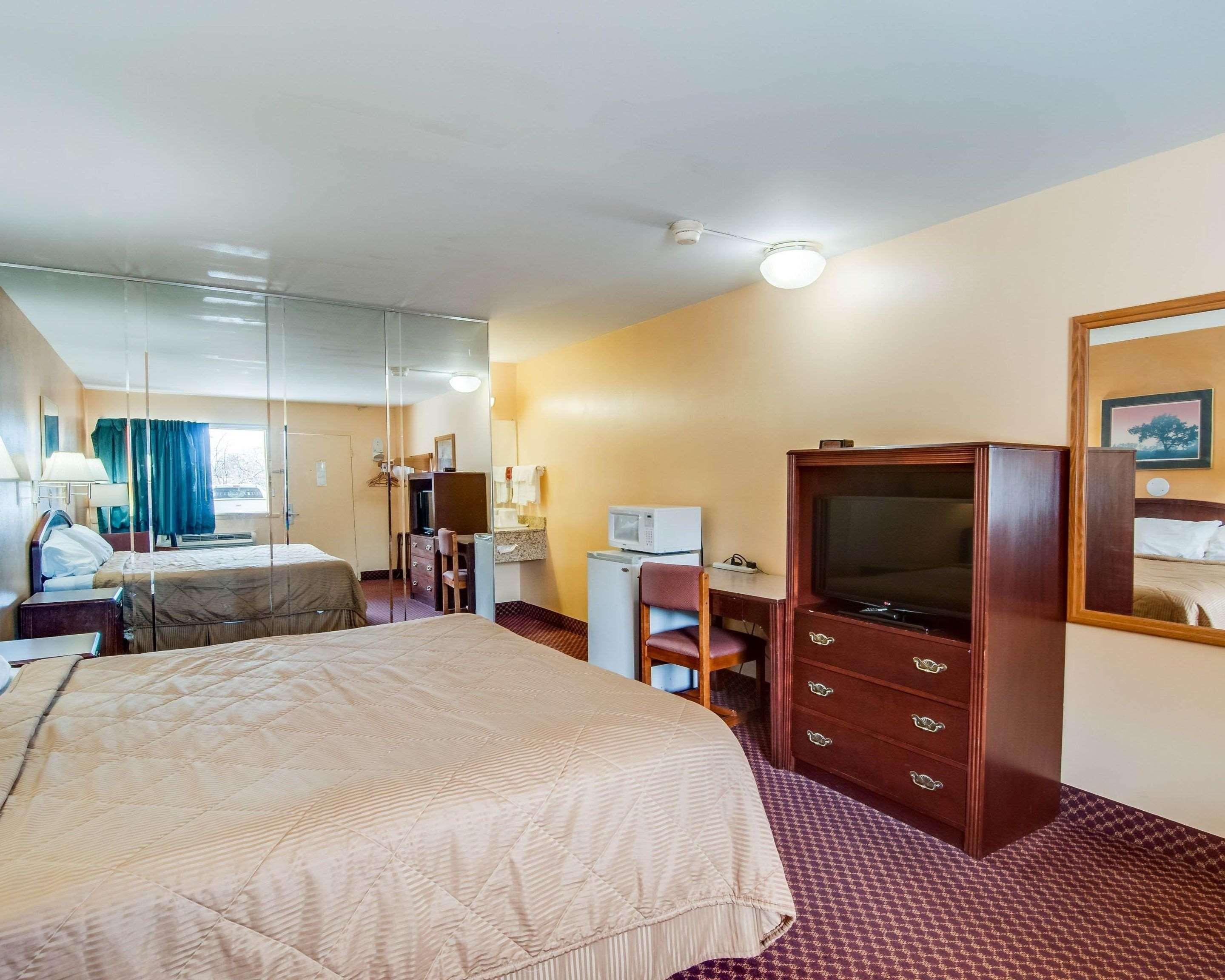 Econo Lodge Near Bluefield College Екстериор снимка