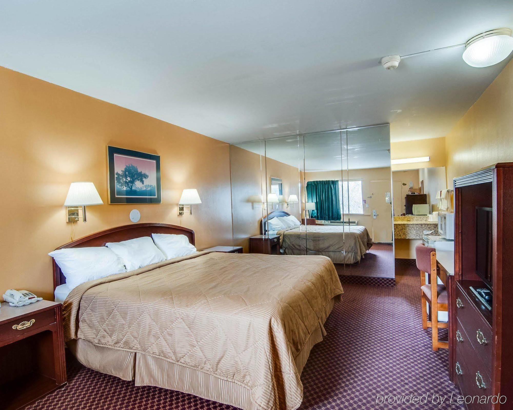 Econo Lodge Near Bluefield College Екстериор снимка