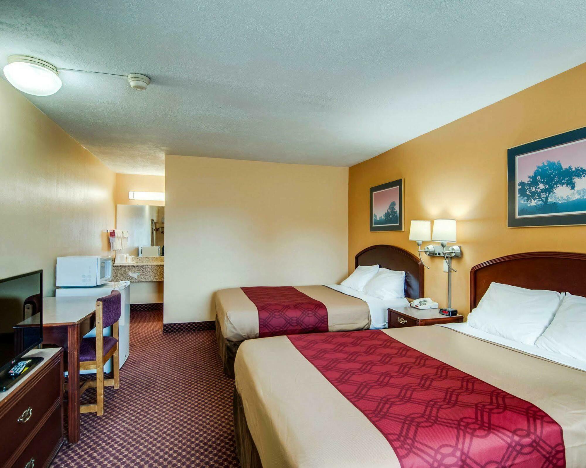 Econo Lodge Near Bluefield College Екстериор снимка